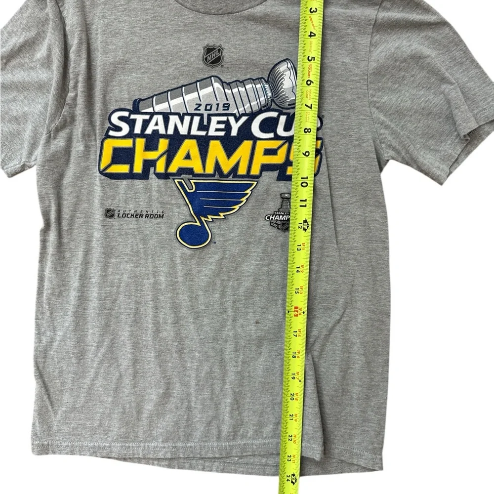 St Louis Blues 2019 Stanley Cup Champs Youth Boys T Shirt Size Large Gray‎ NHL